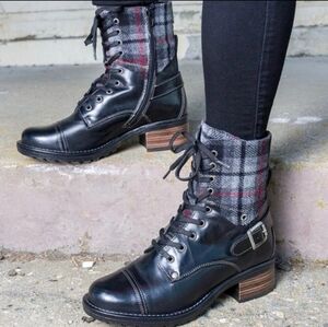 Taos Crave Black Leather & Plaid Boots Size 41